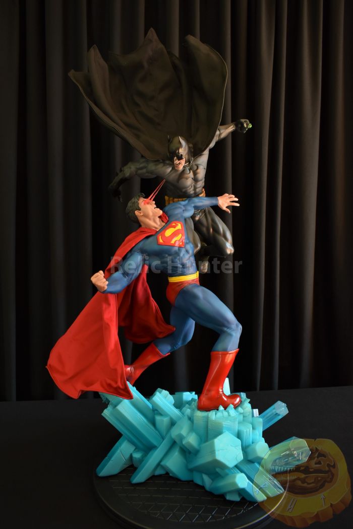 Sideshow Collectibles Batman vs Superman diorama