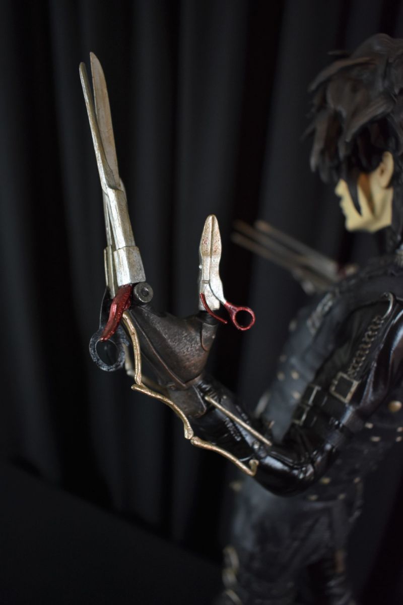 Hollywood Collectibles Group Ollókezű Edward bemutató