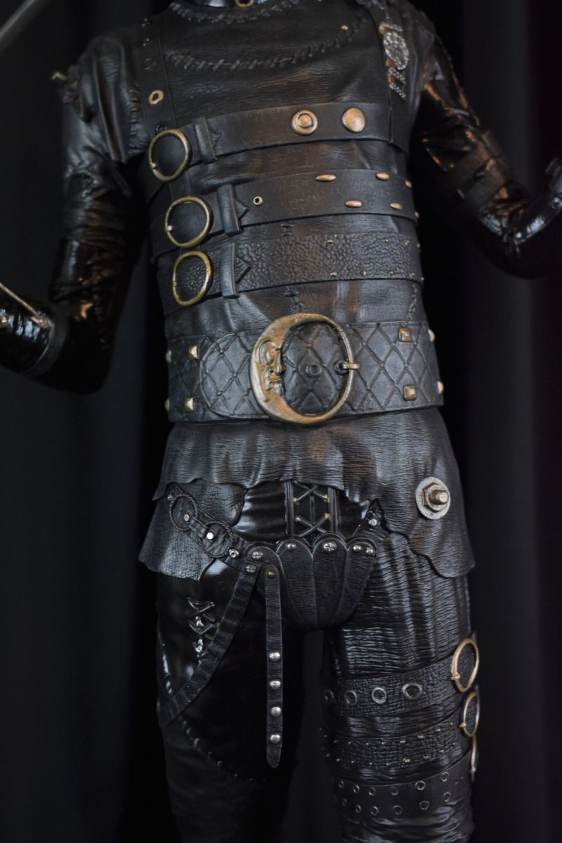Hollywood Collectibles Group Ollókezű Edward bemutató