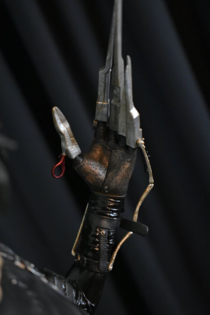Hollywood Collectibles Group Ollókezű Edward bemutató