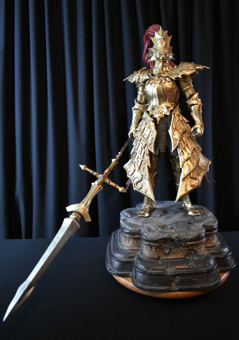 First4Figures Dragon Slayer Ornstein bemutató