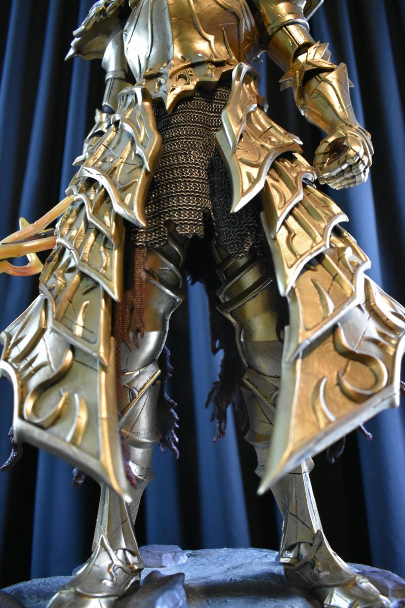 First4Figures Dragon Slayer Ornstein bemutató