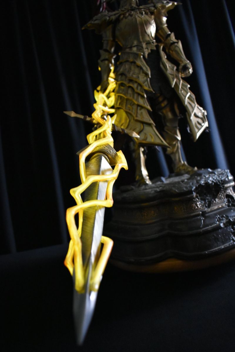 First4Figures Dragon Slayer Ornstein bemutató