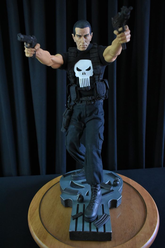 Sideshow Punisher (The Tim Bradstreet Edition)