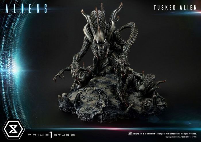 Prime 1 Studio Aliens Premium Masterline Series Tusked Alien szobor Bonus Version (Dark Horse Comics) 72 cm