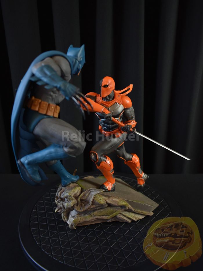 Batman vs Deathstroke DC Diorama